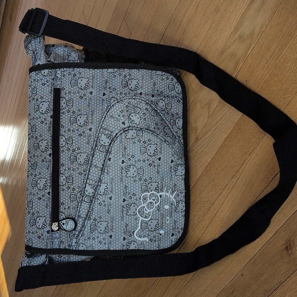 Hello Kitty Sanrio Messenger Style Purse Bag
